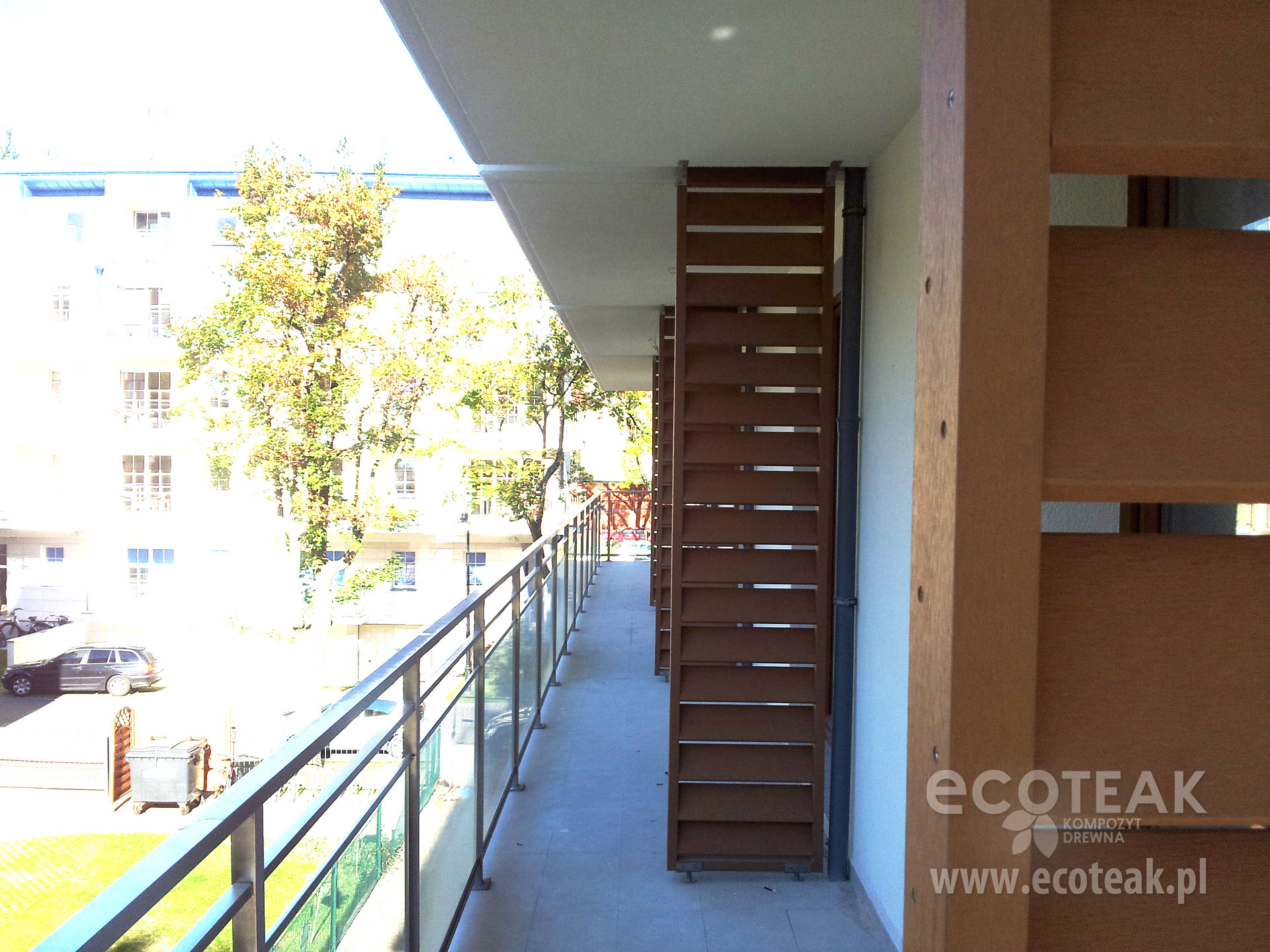 Przegrody balkonowe z kompozytów drewna EcoTeak